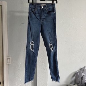 Levi's Distressed Skinny Jeans in Blue